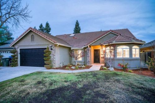 1848 Utah Ave, Fresno, CA 93720-1968
