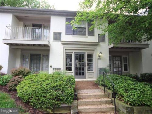 5903 Kingsford Rd, Springfield VA  22152-1128 exterior