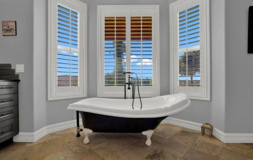 30419 Canyon Estates Rd, Vista CA  92084-1043 exterior