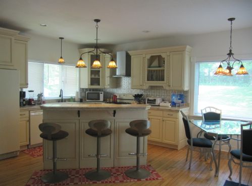 1713 Main St, Lake Geneva, WI 53147-1653
