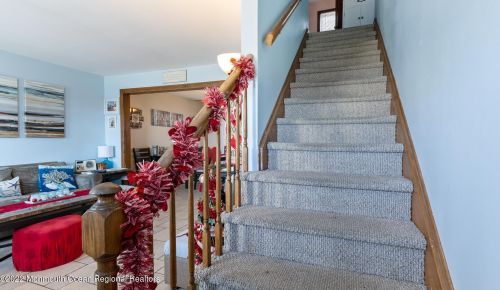 8 Harborside Dr, Pelican Island NJ  08751-1316 exterior