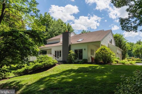 288 Huntsman Ln, Blue Bell PA  19422-2818 exterior