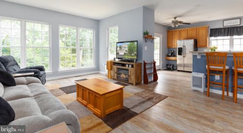 6465 Ashby Grove Loop, Haymarket VA  20169-3211 exterior