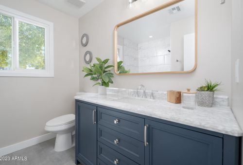 5621 Zoe Ella Way, Glendale AZ 85306-2823 exterior