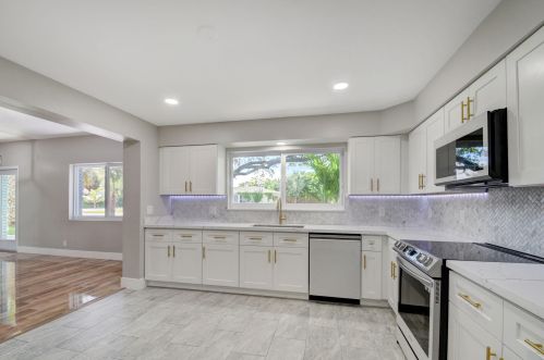 703 25th Pl, Boynton Beach FL  33435-7521 exterior
