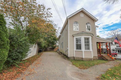 5 Gerry Ave, Newmarket NH  03857-1901 exterior