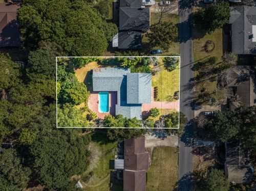 37 Walnut Ave, Shalimar FL  32579-1121 exterior