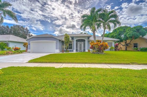 174 Monterey Way, West Palm Beach, FL 33411-7816