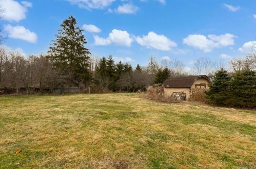 360 Wood St, Mahopac NY  10541-5205 exterior