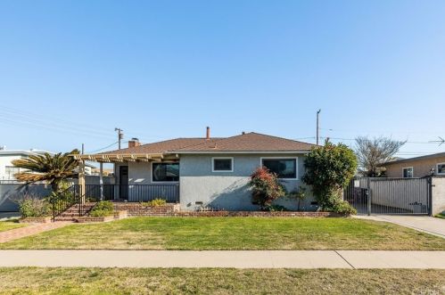 2230 Farolito Ave, Long Beach, CA 90815-2323