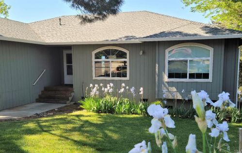 19431 Stonegate Rd, Middletown, CA 95467-8800