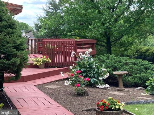 13 Beth Dr, Prospectville PA 19002-1930 exterior