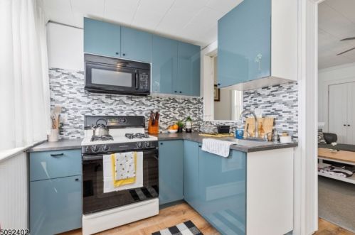 127 Lincoln Ave, Roselle Park NJ  07204-1705 exterior