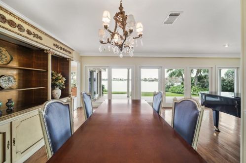 2926 Dominique Dr, Galveston TX 77551-1572 exterior