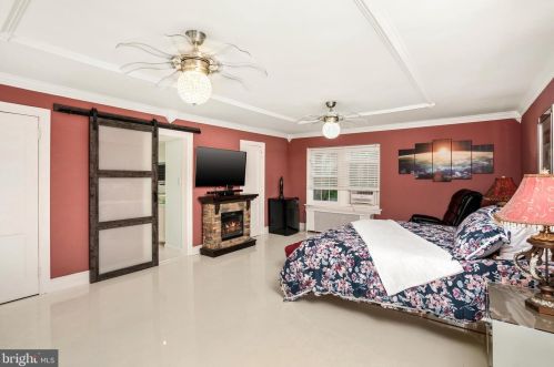 848 Riverside Ave, Trenton NJ 08618-5318 exterior