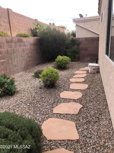 7439 Maritime Dr, Tucson, AZ 85756-9151