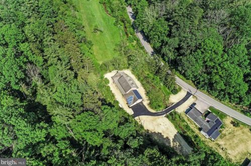 786 Arbor Dr, Red Lion PA  17356-8611 exterior