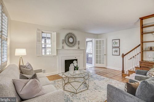2021 36th St, Washington, DC 20020-2419