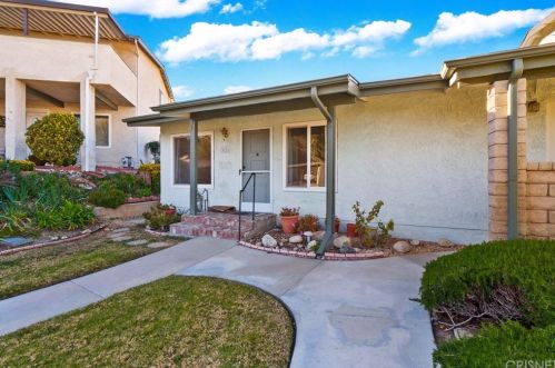 19712 Avenue Of The Oaks, Santa Clarita CA  91321-1311 exterior