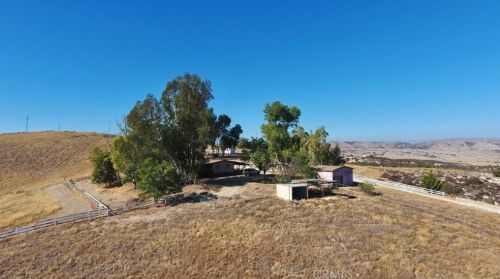 71514 Jolon Rd, Lake Nacimiento, CA 93426-9667