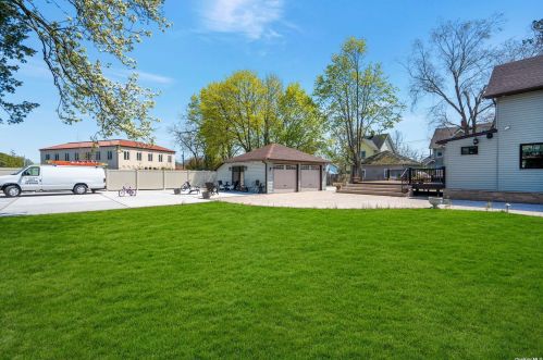 11 Maplewood Rd, Babylon NY  11704-7805 exterior