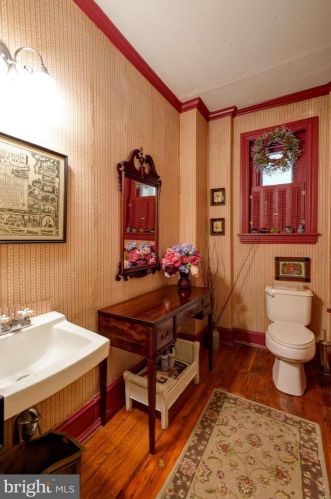 233 Union St, Kennett Sq PA  19348-3330 exterior