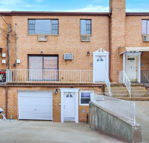 372 Huntington Ave, Bronx, NY 10465-3047