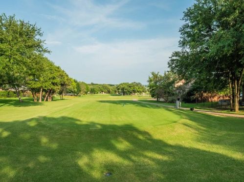 5403 Fairway Cir, Granbury, TX 76049-5187