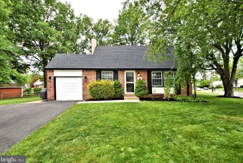 701 Spruce St, Lansdale, PA 19446-3946