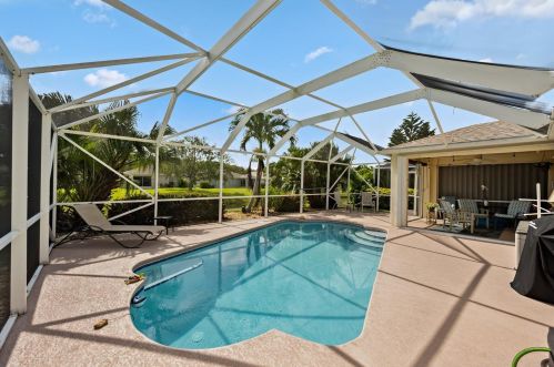 1390 9 Pl, Vero Beach FL 32960-2122 exterior