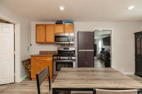 815 Liberty Dr, Mishawaka IN  46545-5905 exterior