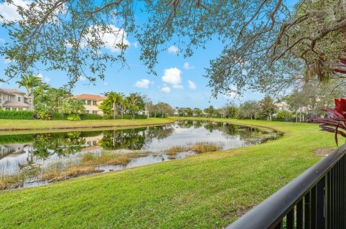 1407 Barlow Ct, West Palm Beach, FL 33410-1501