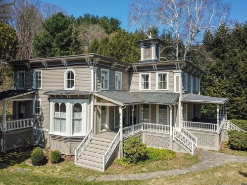 571 Main St, New Hartford, CT 06057-2112