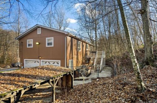 1554 Route 12, Gales Ferry CT  06335-1838 exterior