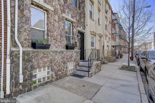 414 Manton St, Philadelphia, PA 19147-5215