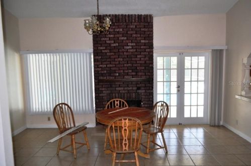 828 Flag Ln, Kissimmee FL  34759-3321 exterior