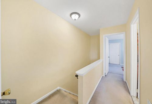 200 Canterbury Ct, East Windsor NJ 08520-5509 exterior