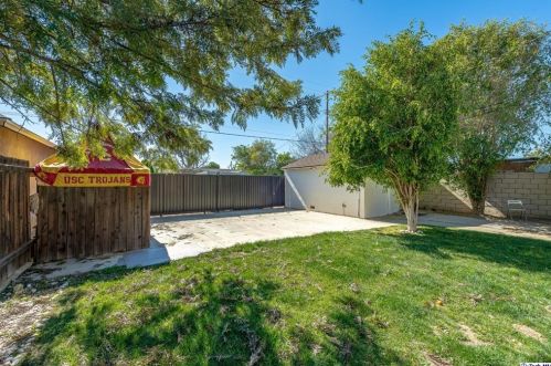 17536 Saticoy St, Van Nuys CA 91406-2333 exterior