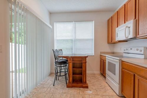 554 Black Lion Dr, Saint Petersburg FL  33716-3472 exterior