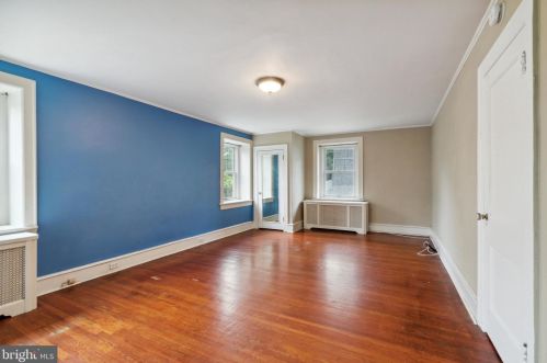 6903 Chew Ave, Philadelphia PA 19120-2211 exterior