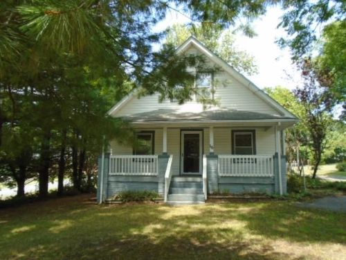 16 Kimberly Ave, Danville, VA 24541-6124