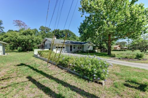 2704 Oak Rd, Deland FL  32720-2024 exterior