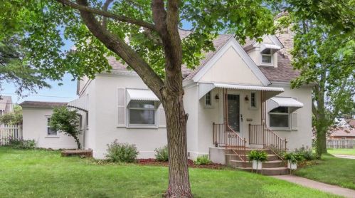 1822 Woodland Ave, Eau Claire, WI 54701-4161