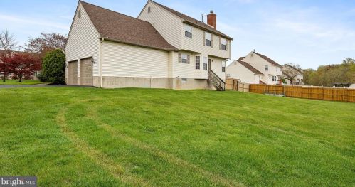 15 Lake Narraticon Dr, Swedesboro NJ  08085-3417 exterior