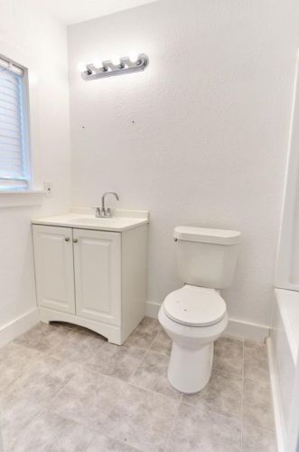 1533 10th St, Corpus Christi, TX 78404-3139