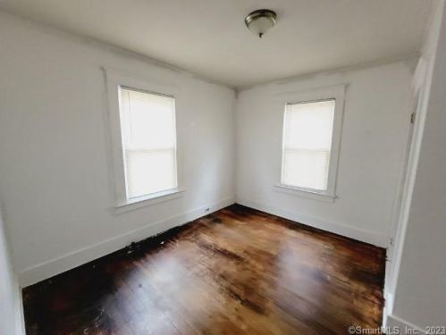 249 Vauxhall St, United States Coast Guard Ac CT  06320-3840 exterior