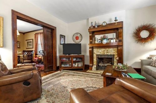 629 Maplewood Ave, Ambridge PA 15003-2415 exterior