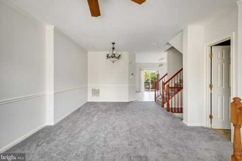 124 Goldsworth Ter, Leesburg VA  20175-5067 exterior