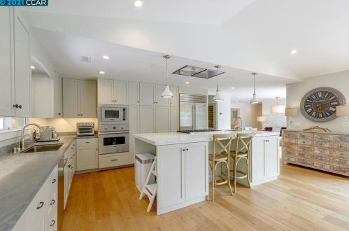 80 Willow Dr, Danville CA  94526-3517 exterior