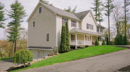 3200 Huntington Rd, Stratford, CT 06614-1143